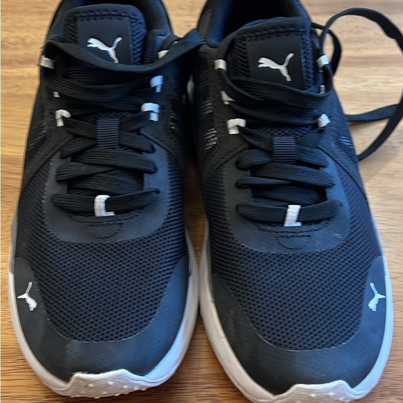 Beautiful black Pumas for kids size 5 - Picture 2 of 6